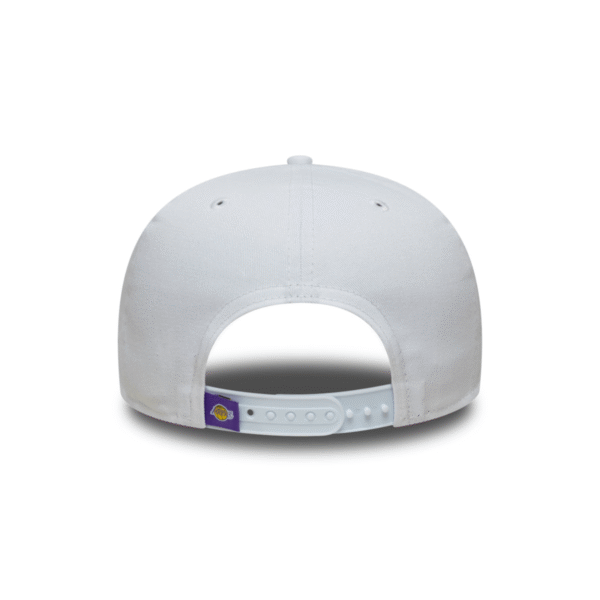 GORRA NEW ERA 9FIFTY LAKERS WHT/PUR - Image 4