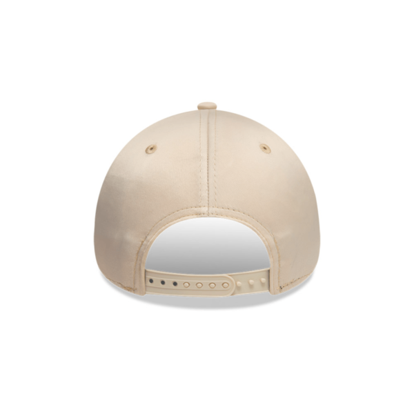 GORRA NEW ERA 9FORTY DODGERS SATIN TAN - Image 2