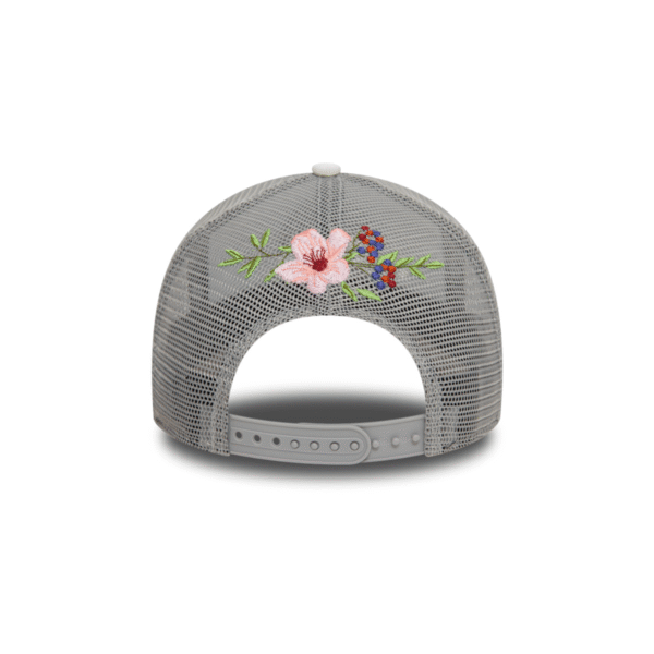 GORRA NEW EREA TRK BROOKLYN WHT/FLOWER - Image 3
